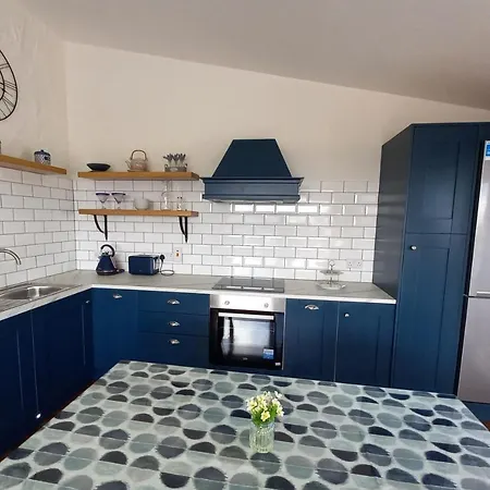 Nyaraló Cliffs View Self Catering @ Limestone